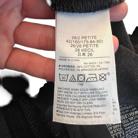 Gap black 70s flare high rise jeans. Size 2P - Picture 4 of 7